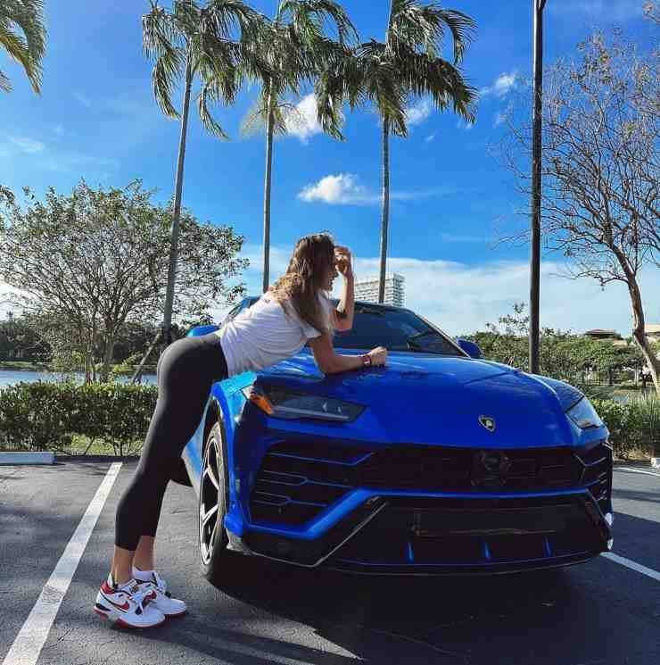 Aryna Sabalenka foto Lato B Lamborghini