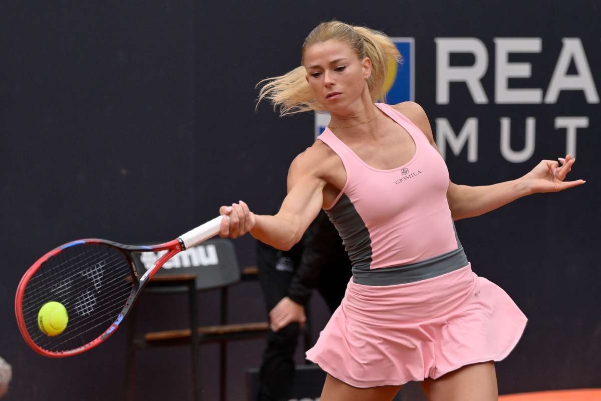 Camila Giorgi selfie primo piano ammaliante