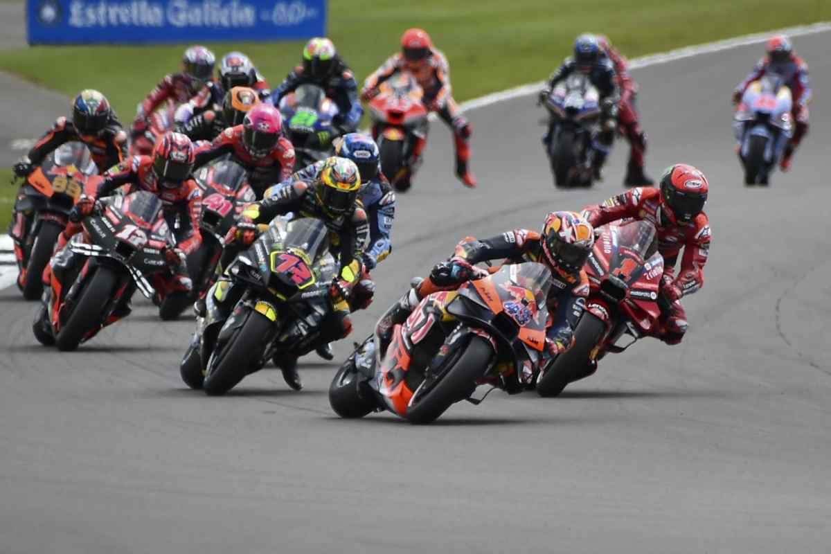 MotoGP infortunio per Bezzecchi