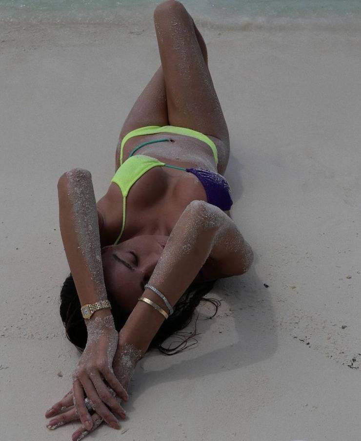 Belen Rodriguez in bikini fa impazzire i fan