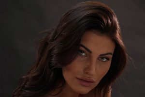 Carolina Stramare brilla in un video